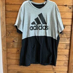 Adidas Men's Two-Tone Gray and Black Tee